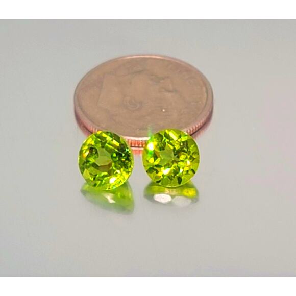Pretty 3 Carat Pakistani Peridot Pair!! - Picture 2 of 10